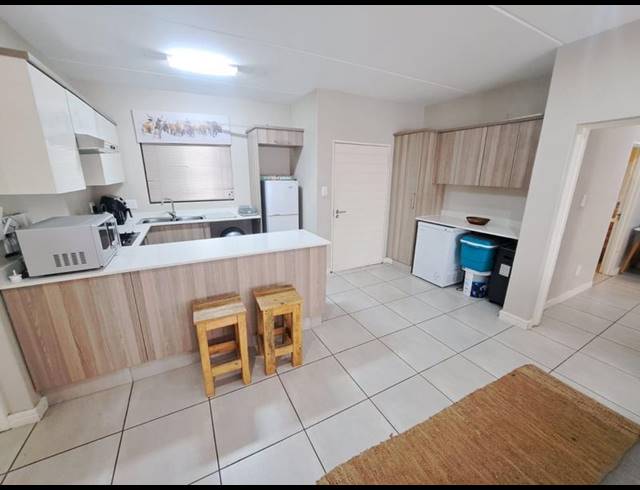 2 BEDROOM PROPERTY TO RENT IN DIE HOEWES